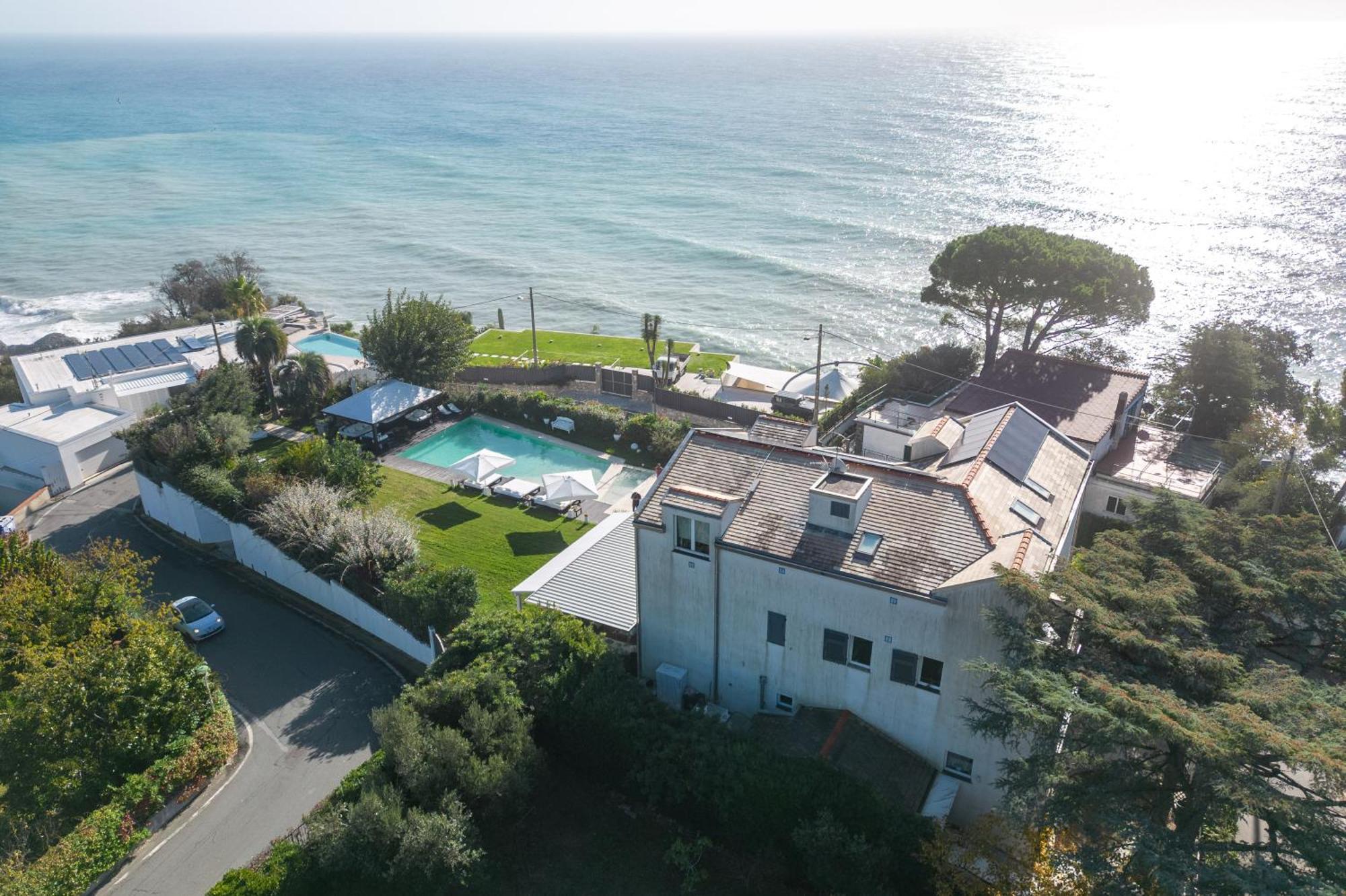 Villa Verney Albisola Superiore Exterior foto